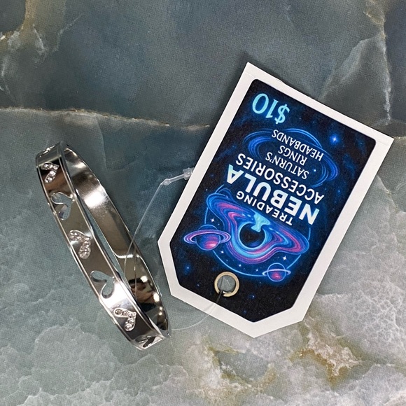 TreadingNebula Silver-Tons Heart Bangle Bracelet - Picture 5 of 5